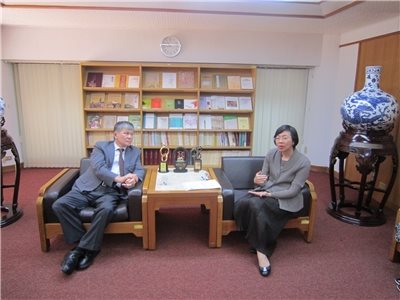 2015.07.09 蒙古國駐臺北代表處代表 Samdan Elbeg 來訪國家圖書館