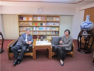 2015.07.09 Representative Elbeg Samdan and deputy representative Yadmaa Ganbaatar from the Ulaanbaatar Trade and Economic Representative Office in Taipei pay a visit to the NCL