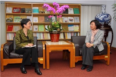 2011年3月24日  美國康乃爾大學圖書館助理館長李欣來館參訪