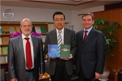 2010.12.20  Director of the Institute of Oriental Studies, Russian Academy of Sciences visited NCL