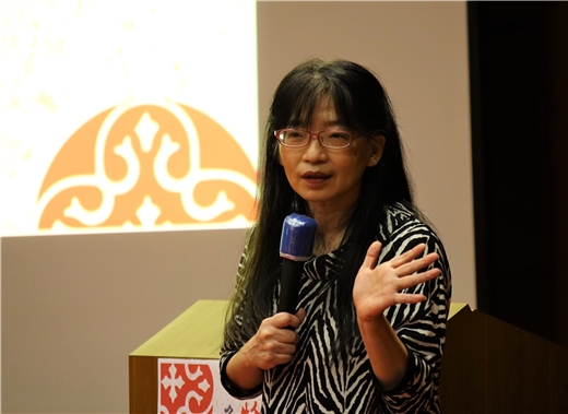 光與影的交織─歐麗娟教授探論《紅樓夢》人物的懸案與玄思