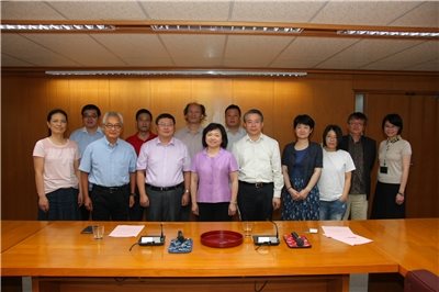 2015.09.15 Deputy director Wei-guo Peng of the Shanghai Municipal Press and Publication Bureau  visits the NCL