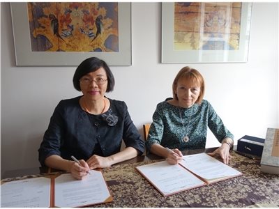 NCL and University of Warsaw sign a MOU on the Union Catalog of Rare Chinese Books