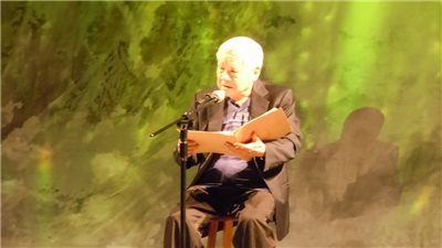 《紅玉米之歌》完美呈現「詩儒」經典詩作