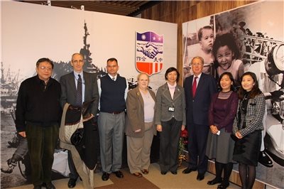 2011.1.25  AIT Chairman Raymond Burghardt visited the special exhibition “American Footsteps in Taiwan” in NCL