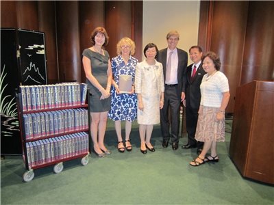 National Central Library donated books to Rice University to deepen academic exchange