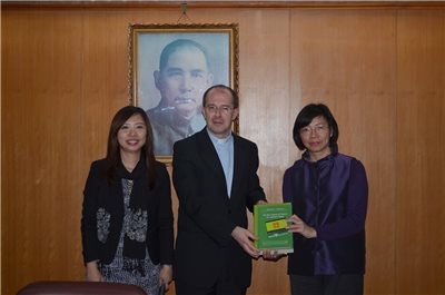 2014.01.02 出席「輔仁大學第一屆傳教士漢學國際會議：傳教士對認識中國與台灣的貢獻」研討會漢學家參訪本館