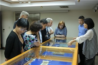 【香港大學圖書館館長聯席會議（JULAC）來台參訪，首站蒞臨本館】