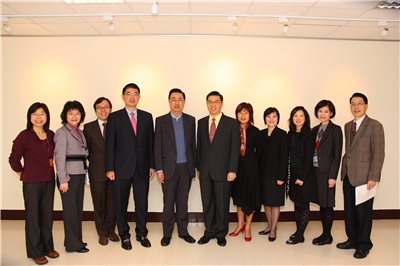2010.01.14. A group of six people led by Luo Weihan from Singapore Ministry of Information, Communications and the Arts visited NCL Arts and Audiovisual Center. 