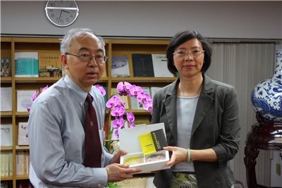 2011.06.13 Director of Princeton University's East Asian Library visited NCL.