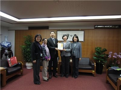 2011年2月14日美國國會圖書館（Library of Congress）亞洲部漢學研究館員宋玉武博士偕同夫人參訪