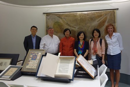 曾館長參觀多倫多公共圖書館與約克大學圖書館