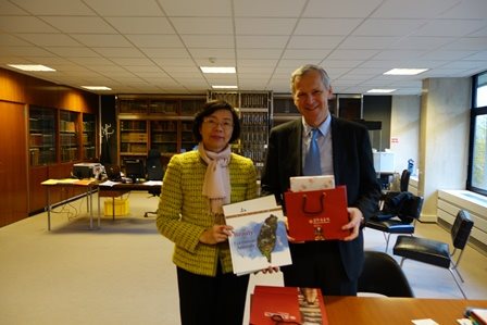 曾館長參訪比利時國家圖書館與布魯塞爾市立圖書館