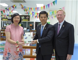 NCL Donates Books to the Thai-Chinese International School