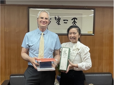 2025.07.10 加拿大阿爾伯塔大學東亞系系主任傅雲博(Daniel Fried)教授拜會本館王涵青館長