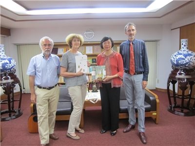 2015.07.31 Director Sophie Danis of Versailles Municipal Library visits the NCL