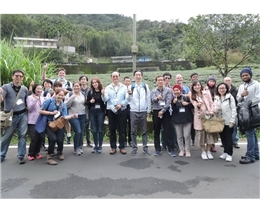 National Central Library arranges for foreign scholars to conduct cultural visits