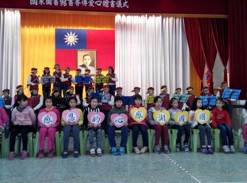 1040123公益贈書10合唱團與直笛